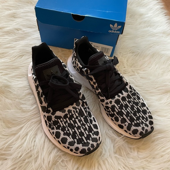Adidas Leopard Swift Run NWT 7 - Picture 6 of 16
